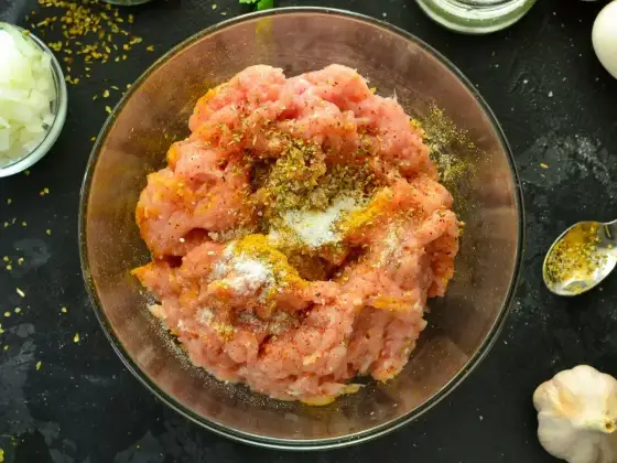 Jakie mięso na kebab? Wybierz idealne i zrób go w domu!