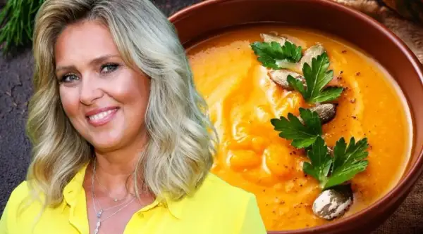 Zupa krem z dyni przepis Ewy Wachowicz. Aromatyczna, rozgrzewająca, idealna na jesienne dni.